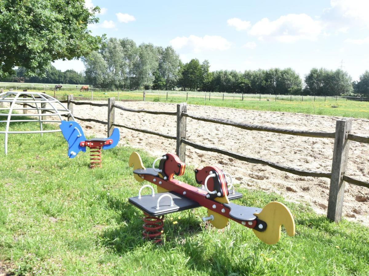 Tasteful Holiday Home In Sijsele Brugge With Garden Veldhoek Exteriör bild