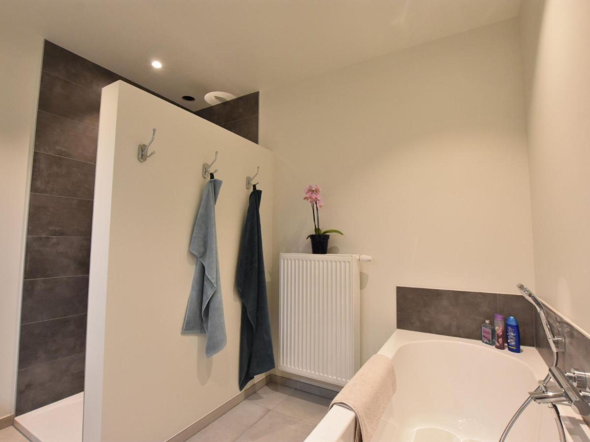 Tasteful Holiday Home In Sijsele Brugge With Garden Veldhoek Exteriör bild