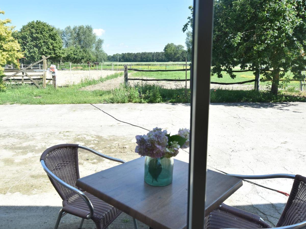 Tasteful Holiday Home In Sijsele Brugge With Garden Veldhoek Exteriör bild