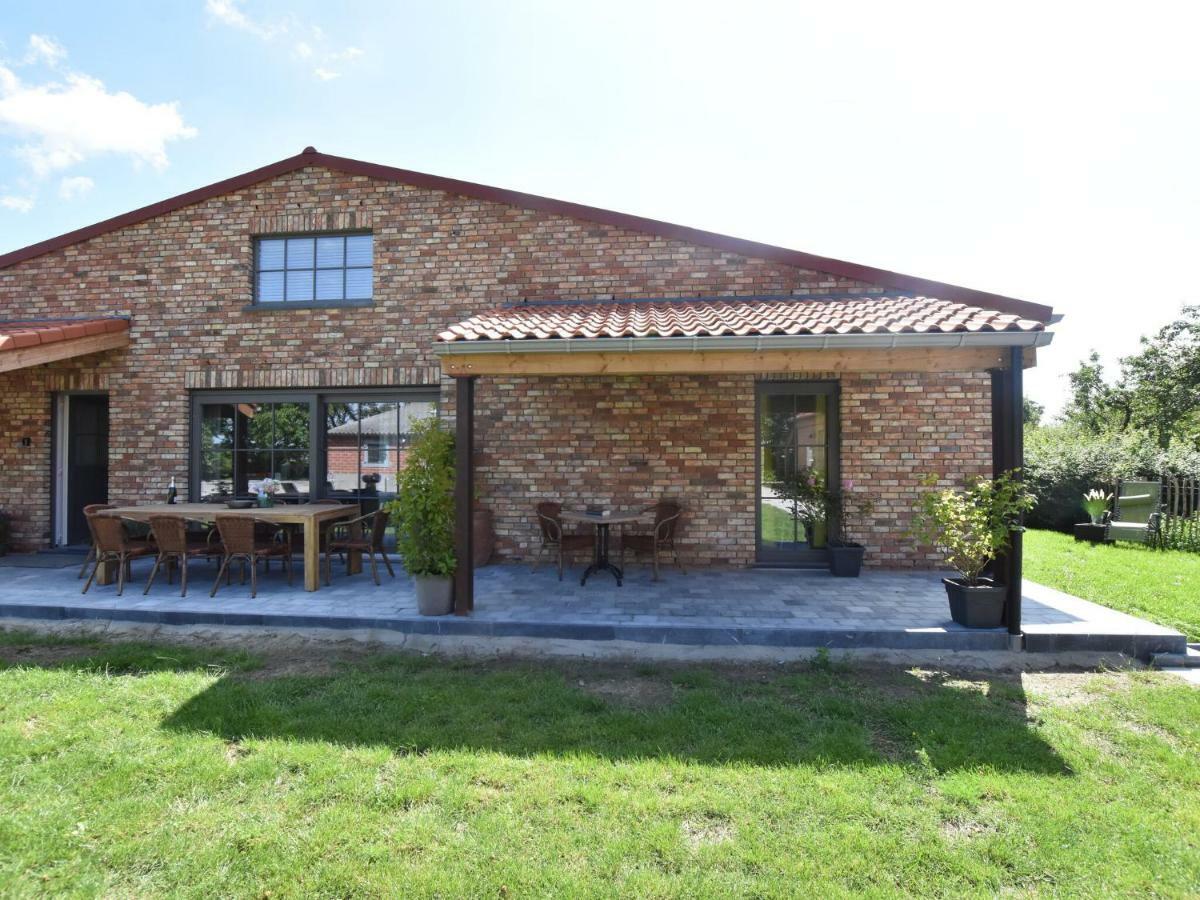 Tasteful Holiday Home In Sijsele Brugge With Garden Veldhoek Exteriör bild